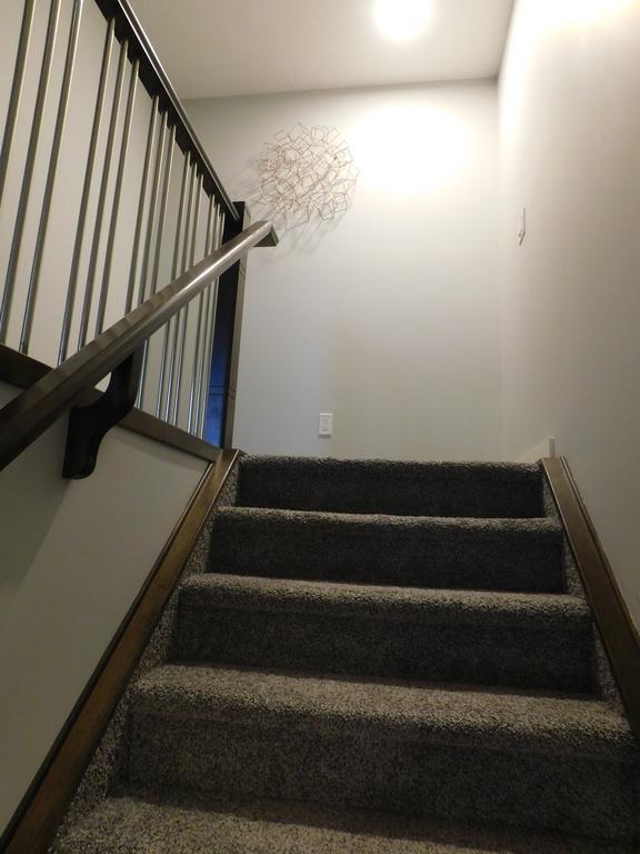 Three-bedroom House With Balcony #33 Sunalta Downtown Calgary